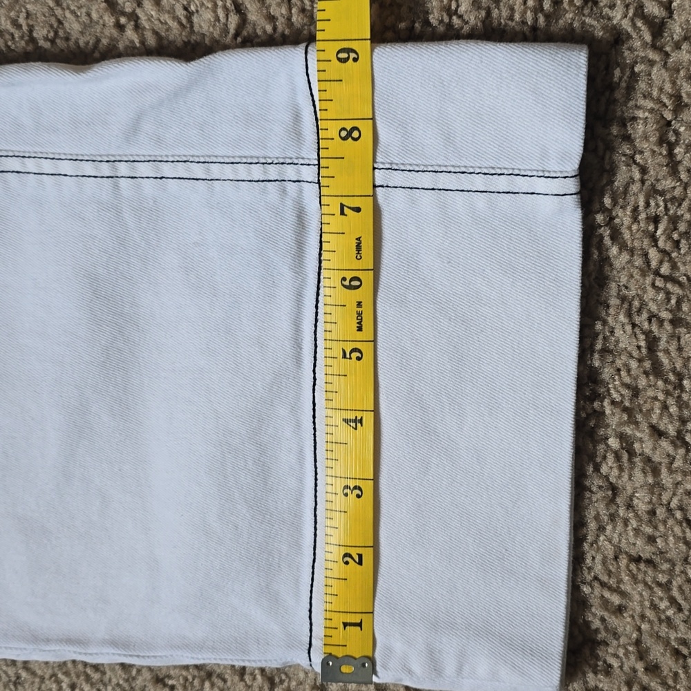 Vince Camuto White Cropped Jeans Sz. 8 - Picture 6 of 6